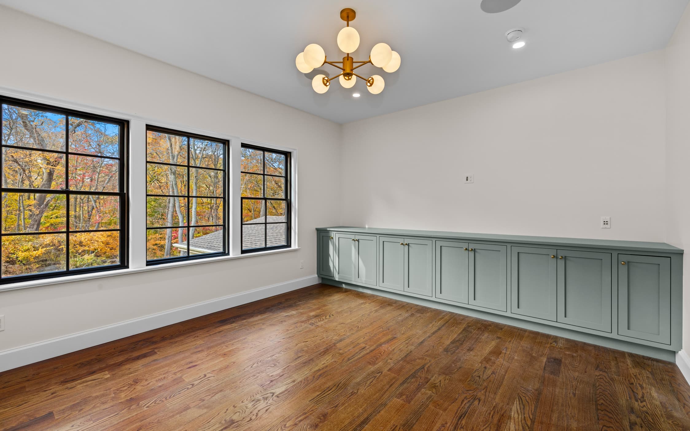 Custom Built-Ins & Trim Work - Photo 6