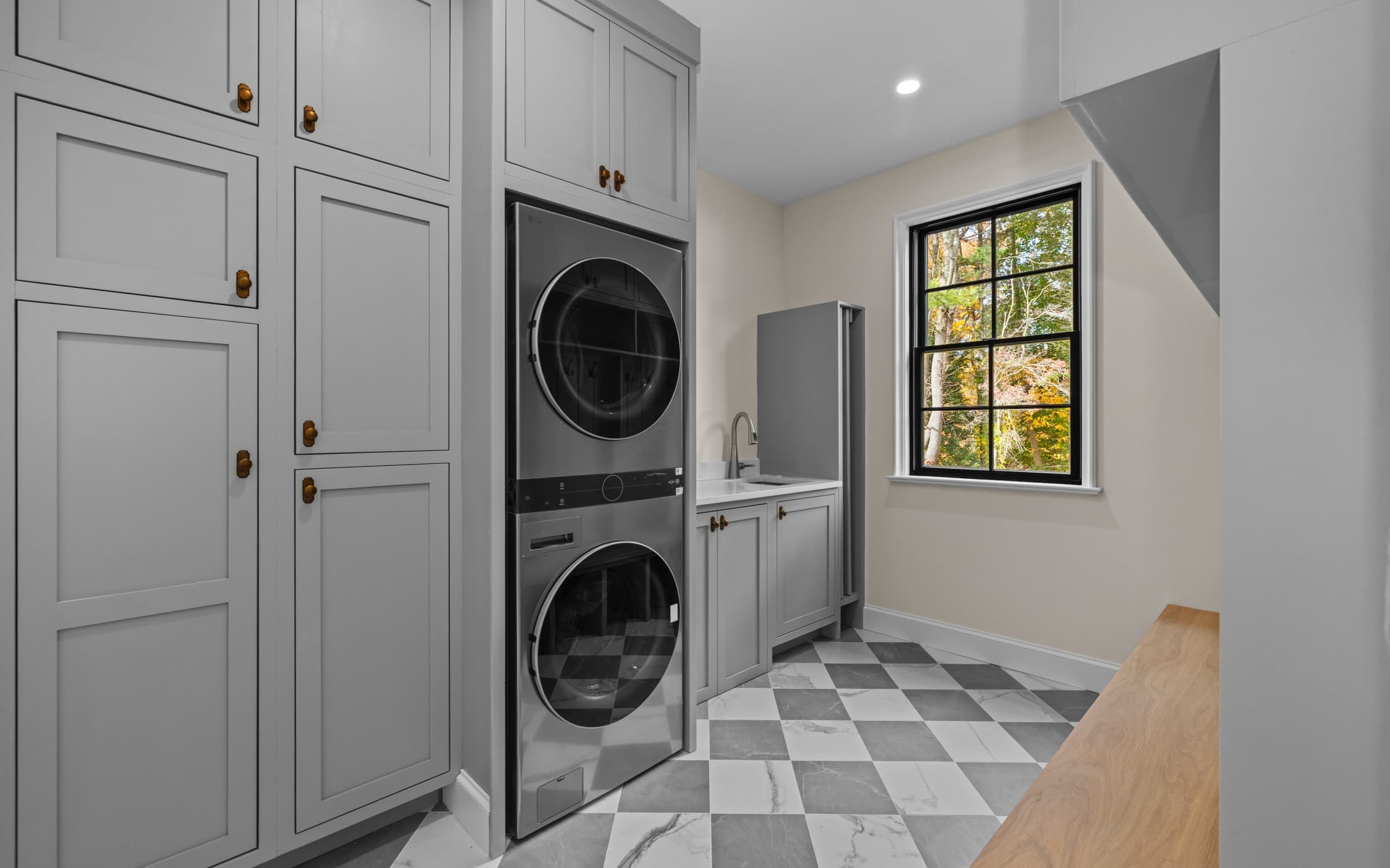 Custom Built-Ins & Trim Work - Photo 3