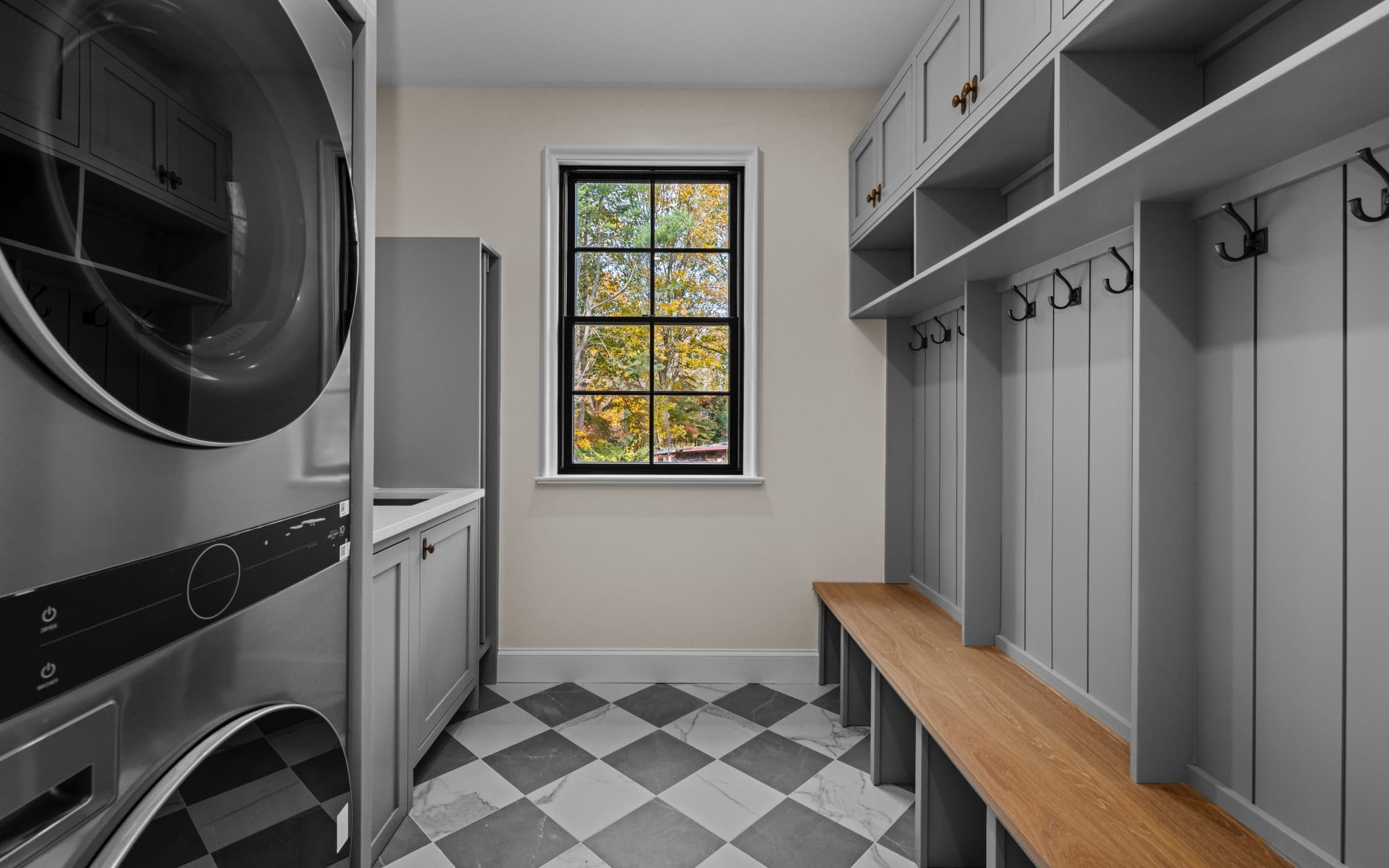 Custom Built-Ins & Trim Work - Photo 2