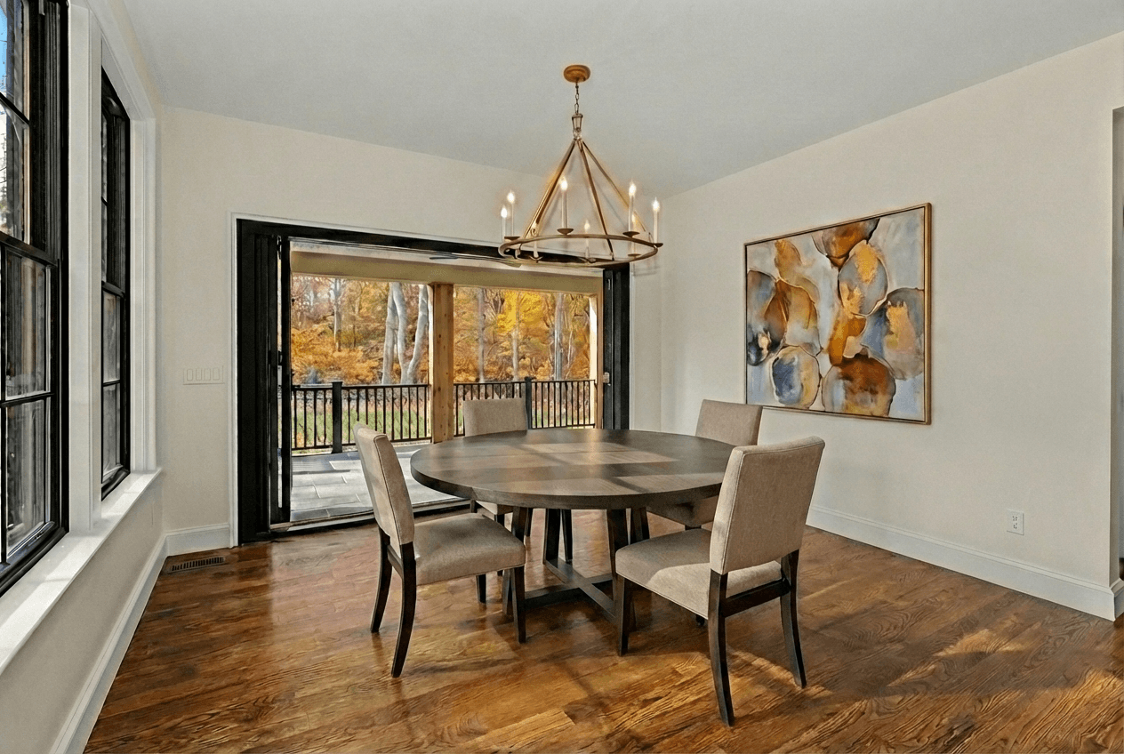 Mount Sinai - Photo 3